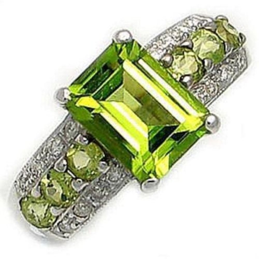 Peridot CZ ring set in 925 sterling silver size 7. - Picture 6 of 6